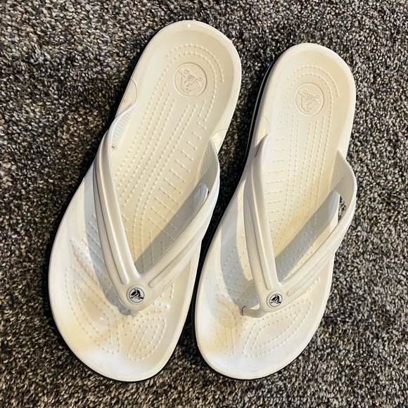 Crocs White Flip Flops women’s - Picture 4 of 4